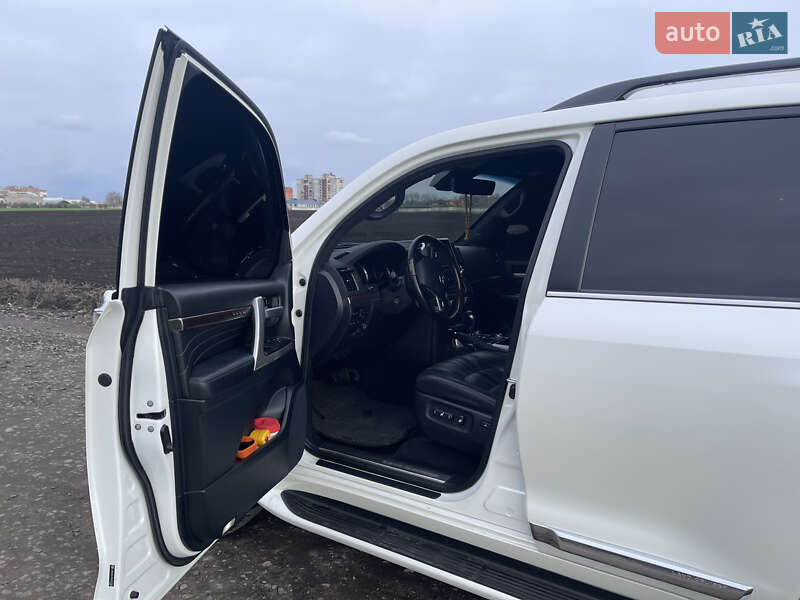 Внедорожник / Кроссовер Toyota Land Cruiser 2020 в 