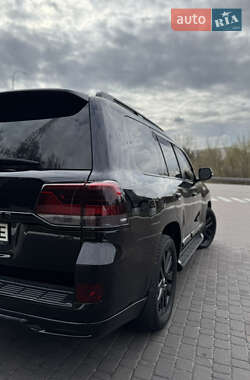 Внедорожник / Кроссовер Toyota Land Cruiser 2016 в 