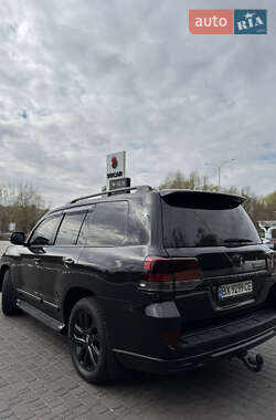 Внедорожник / Кроссовер Toyota Land Cruiser 2016 в 