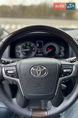 Внедорожник / Кроссовер Toyota Land Cruiser 2016 в 