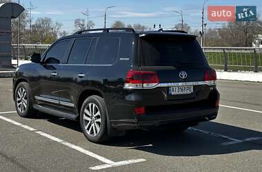 Позашляховик / Кросовер Toyota Land Cruiser 2017 в 