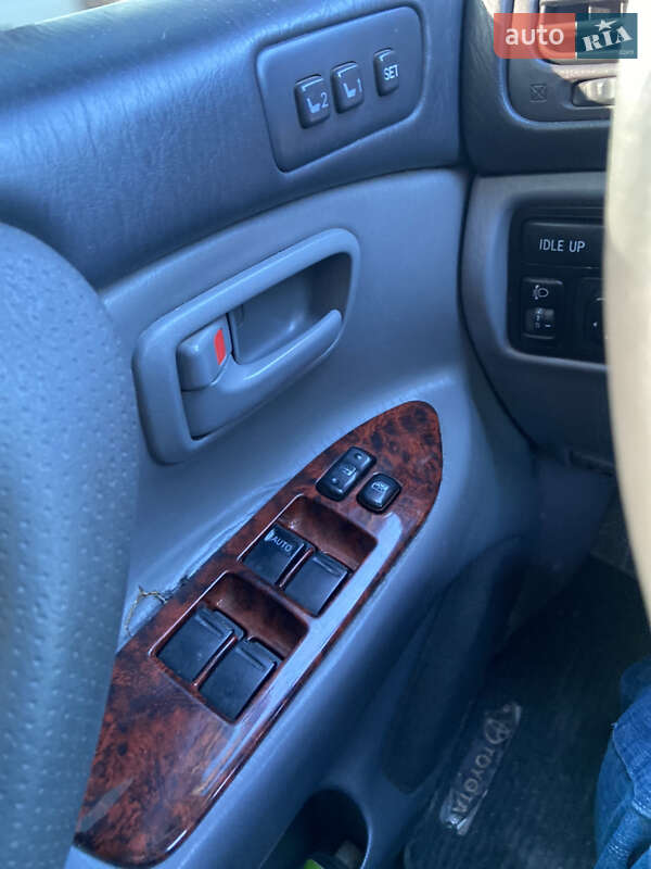 Внедорожник / Кроссовер Toyota Land Cruiser 2001 в Тернополе