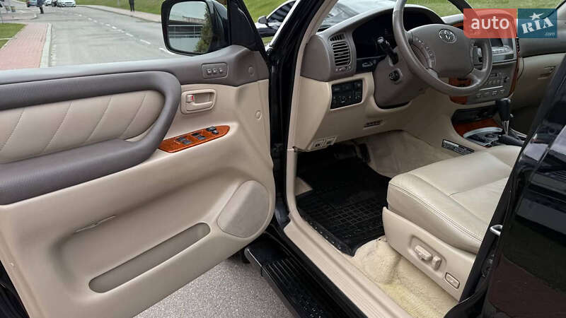 Позашляховик / Кросовер Toyota Land Cruiser 2005 в Києві