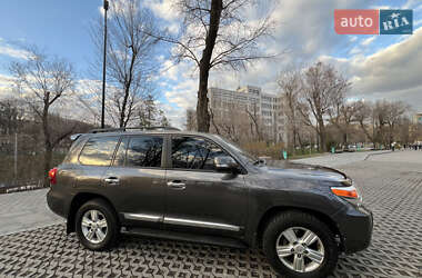 Внедорожник / Кроссовер Toyota Land Cruiser 2013 в 