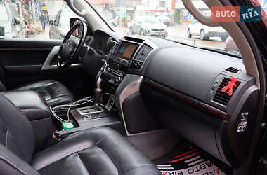 Внедорожник / Кроссовер Toyota Land Cruiser 2012 в 