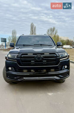 Внедорожник / Кроссовер Toyota Land Cruiser 2019 в 