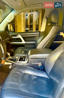 Внедорожник / Кроссовер Toyota Land Cruiser 2019 в 