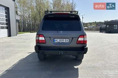 Внедорожник / Кроссовер Toyota Land Cruiser 2005 в 