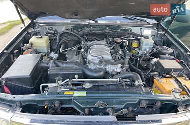 Внедорожник / Кроссовер Toyota Land Cruiser 1998 в 