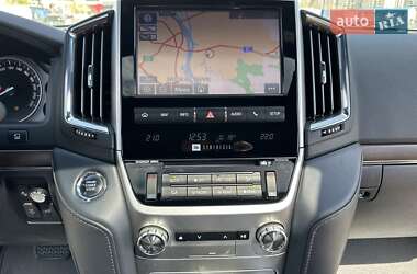 Внедорожник / Кроссовер Toyota Land Cruiser 2020 в 