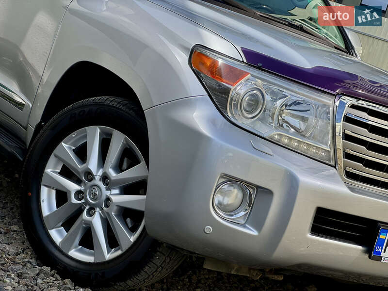 Позашляховик / Кросовер Toyota Land Cruiser 2013 в Ужгороді