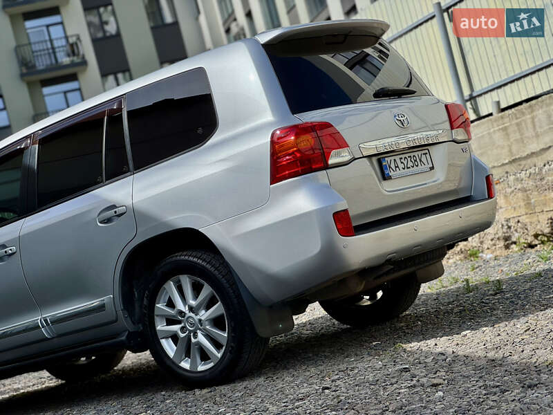 Позашляховик / Кросовер Toyota Land Cruiser 2013 в Ужгороді