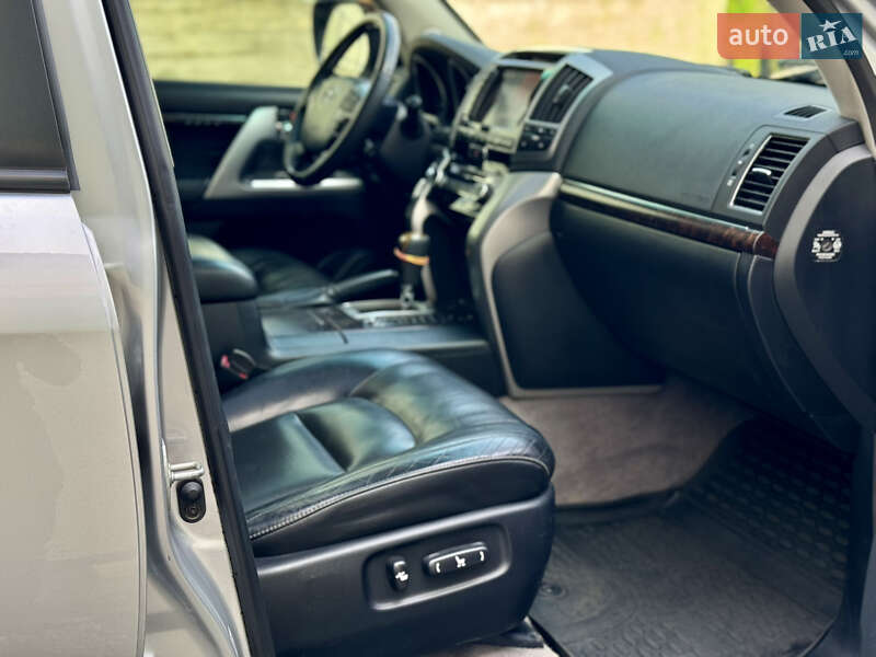 Позашляховик / Кросовер Toyota Land Cruiser 2013 в Ужгороді