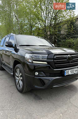 Внедорожник / Кроссовер Toyota Land Cruiser 2017 в 