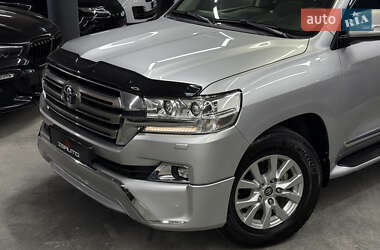 Внедорожник / Кроссовер Toyota Land Cruiser 2017 в 