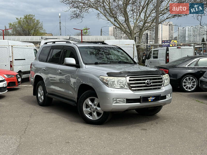 Toyota Land Cruiser 2010