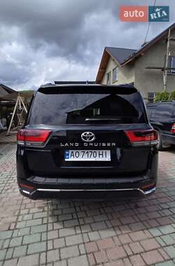 Внедорожник / Кроссовер Toyota Land Cruiser 2021 в 