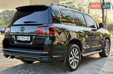 Внедорожник / Кроссовер Toyota Land Cruiser 2016 в 