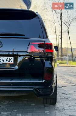Внедорожник / Кроссовер Toyota Land Cruiser 2016 в 