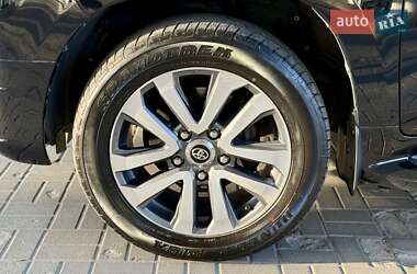 Внедорожник / Кроссовер Toyota Land Cruiser 2016 в 