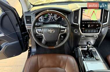 Внедорожник / Кроссовер Toyota Land Cruiser 2016 в 