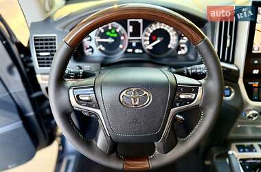 Внедорожник / Кроссовер Toyota Land Cruiser 2016 в 
