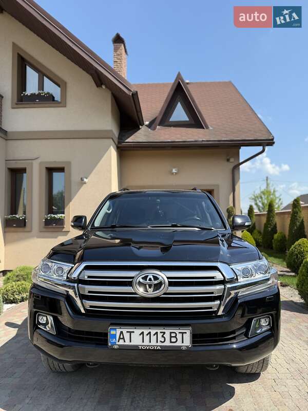 Внедорожник / Кроссовер Toyota Land Cruiser 2016 в 