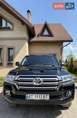 Внедорожник / Кроссовер Toyota Land Cruiser 2016 в 