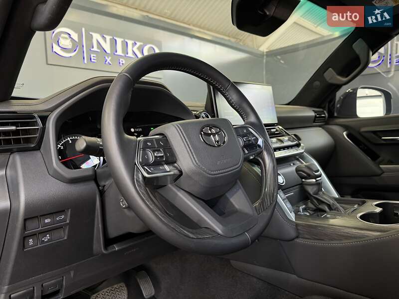Внедорожник / Кроссовер Toyota Land Cruiser 2022 в Киеве