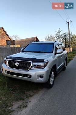 Внедорожник / Кроссовер Toyota Land Cruiser 2012 в 