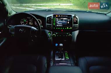 Внедорожник / Кроссовер Toyota Land Cruiser 2012 в 