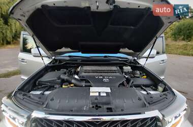 Внедорожник / Кроссовер Toyota Land Cruiser 2012 в 