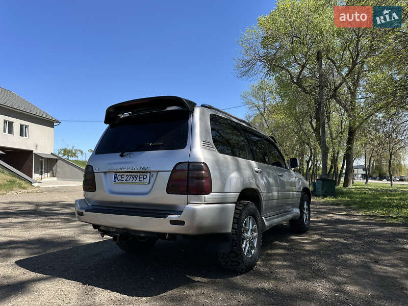 Позашляховик / Кросовер Toyota Land Cruiser 2001 в Чернівцях
