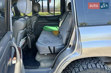 Внедорожник / Кроссовер Toyota Land Cruiser 2001 в 