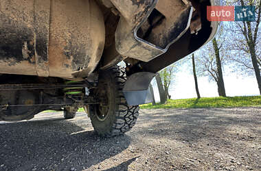 Внедорожник / Кроссовер Toyota Land Cruiser 2001 в 