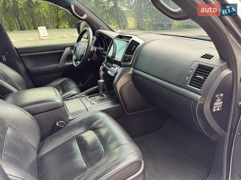 Позашляховик / Кросовер Toyota Land Cruiser 2012 в Києві