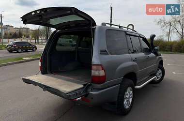 Внедорожник / Кроссовер Toyota Land Cruiser 2002 в 
