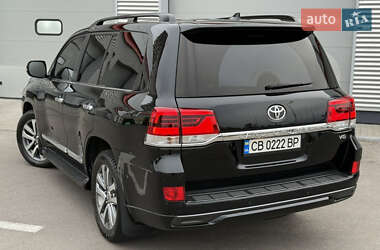 Внедорожник / Кроссовер Toyota Land Cruiser 2017 в 
