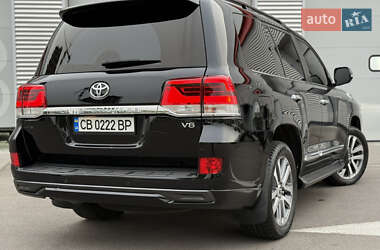 Внедорожник / Кроссовер Toyota Land Cruiser 2017 в 