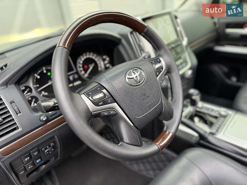 Внедорожник / Кроссовер Toyota Land Cruiser 2017 в Киеве