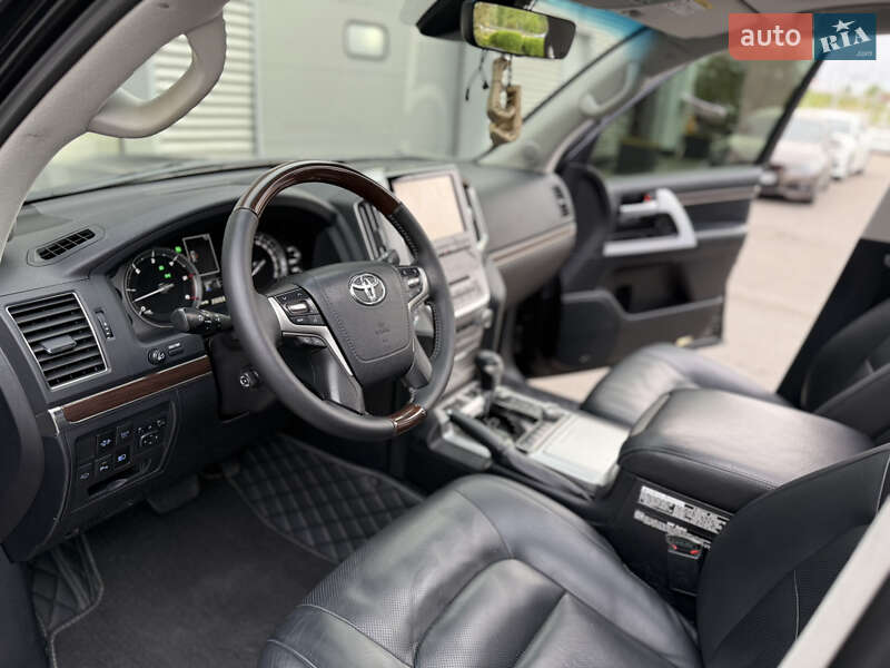 Внедорожник / Кроссовер Toyota Land Cruiser 2017 в Киеве