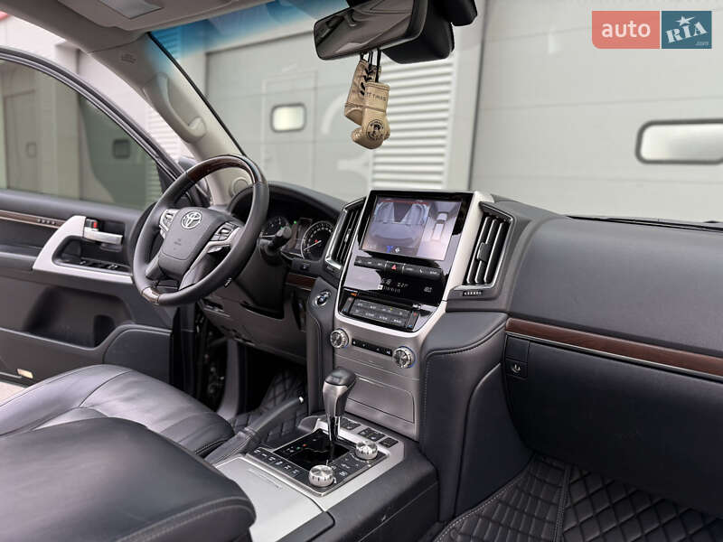 Внедорожник / Кроссовер Toyota Land Cruiser 2017 в Киеве