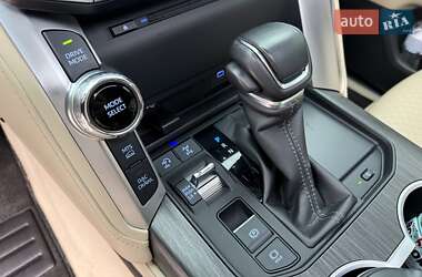 Внедорожник / Кроссовер Toyota Land Cruiser 2021 в 