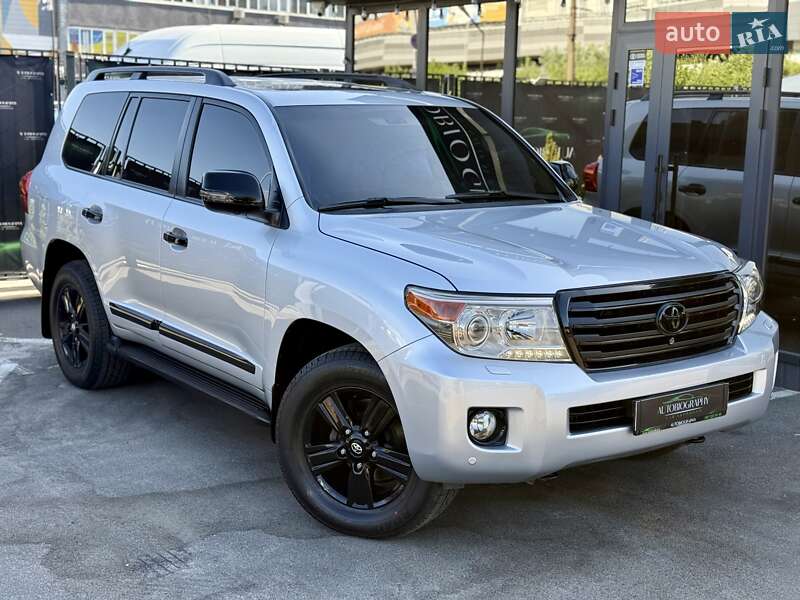 Toyota Land Cruiser 2013