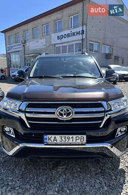 Внедорожник / Кроссовер Toyota Land Cruiser 2015 в 