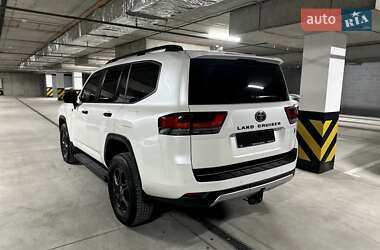 Позашляховик / Кросовер Toyota Land Cruiser 2022 в 
