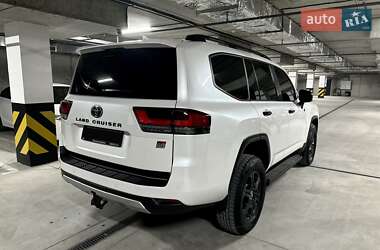 Позашляховик / Кросовер Toyota Land Cruiser 2022 в 
