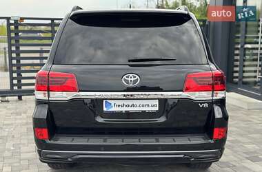 Внедорожник / Кроссовер Toyota Land Cruiser 2018 в 