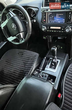 Внедорожник / Кроссовер Toyota Land Cruiser 2013 в Белгороде-Днестровском