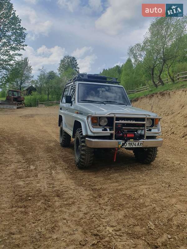 Внедорожник / Кроссовер Toyota Land Cruiser 1987 в 